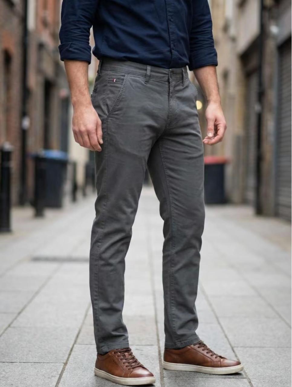 Pantalón chino Par en Par color Gris